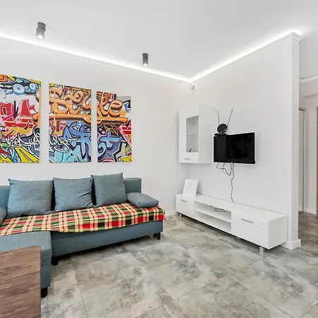 Lumina Apart Near Moniuszko Park