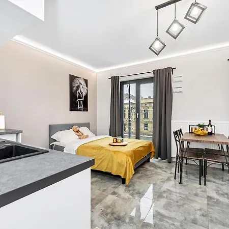 Lumina Apart Near Moniuszko Park *