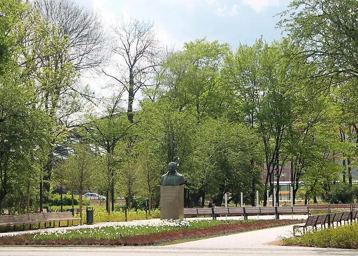 Lumina Apart Near Moniuszko Park